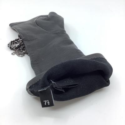 197 CHANEL Single Black Leather & Silvertone Glove Size 7 1/2