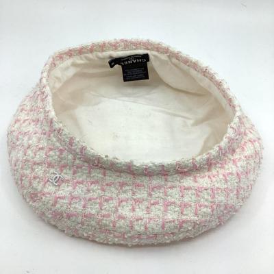 198 CHANEL Cream White & Pink Cashmere Beret Size M