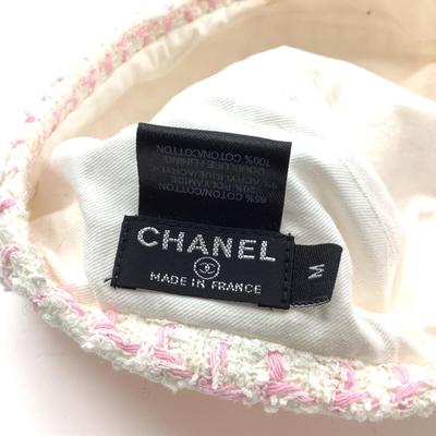 198 CHANEL Cream White & Pink Cashmere Beret Size M