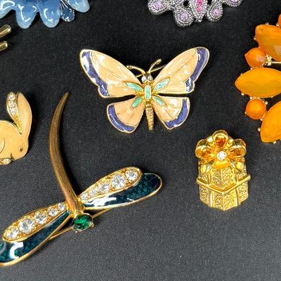 Vintage Brooches and Pins - Lot of 17 - Bunny, Dragonfly, Flowers, Ladybug