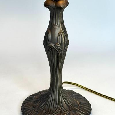 Gorgeous Tiffany Style Pull String Table Lamp