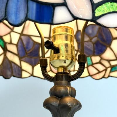 Gorgeous Tiffany Style Pull String Table Lamp