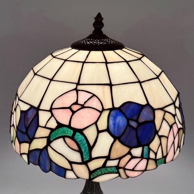 Gorgeous Tiffany Style Pull String Table Lamp