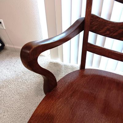 ANTIQUE WOODEN OFFICE/DESK CHAIR