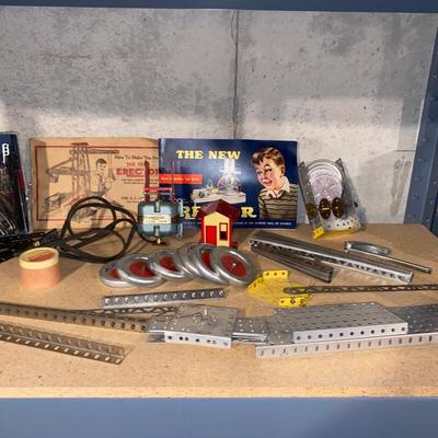 NIFTY OLD AC GILBERT ERECTOR SET LOOKS TO BE COMPLETE!
