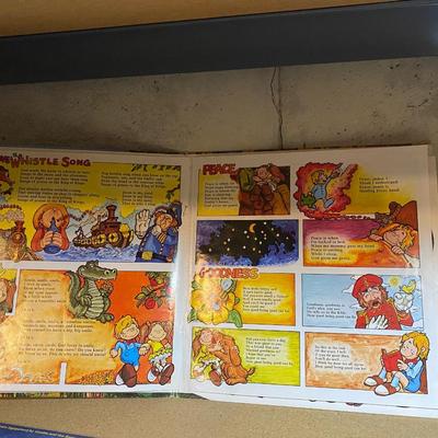 CHILDREN’S VINYL ALBUMS