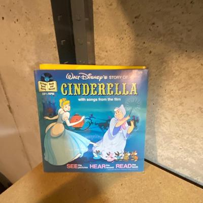 DISNEY READ ALONG WITH 45’s RECORDS ** CINDERELLA, SNOW WHITE, & IT’S A SMALL WORLD
