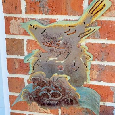 Adorable Metal Bird With Nest Hose Bib For House