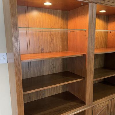 Set of 2 Thomasville Lighted Book Cases (Shown Side By Side in Pictures)