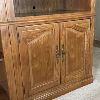 Set of 2 Thomasville Lighted Book Cases (Shown Side By Side in Pictures)