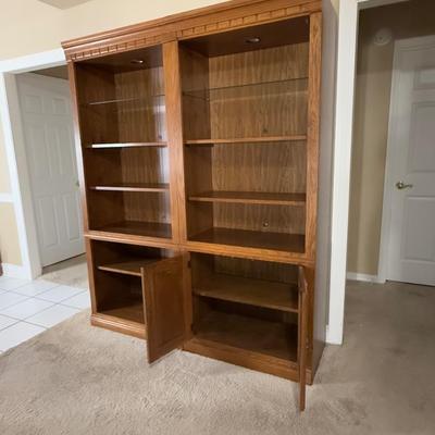 Set of 2 Thomasville Lighted Book Cases (Shown Side By Side in Pictures)