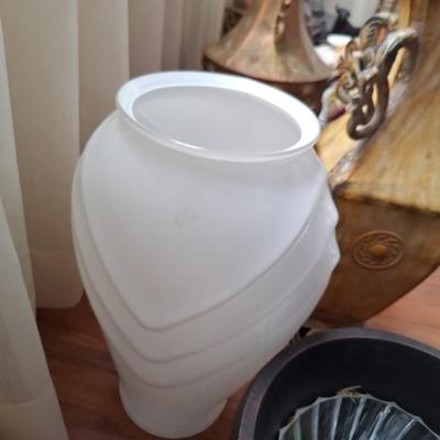 80's styled White Planter