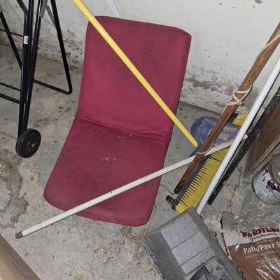 Red Lawn seat