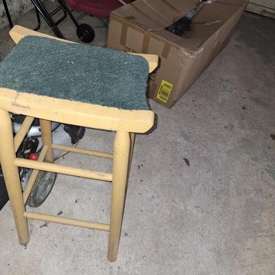 2 Stools