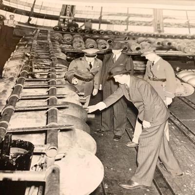 Rare lot of WWII Era Tank & Weapons Production 8 x 10s Home Front Pennsylvania