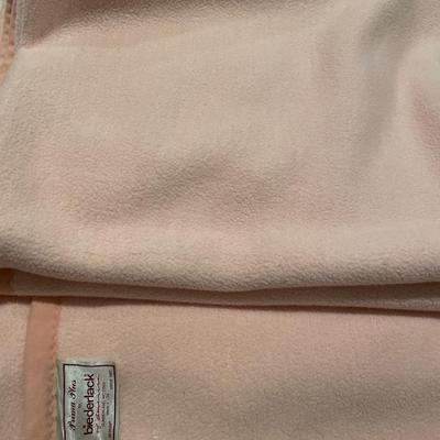 Pink Biederlach Prima Plus & darker pink blanket