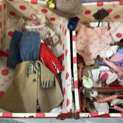 Great Kids Trunk with Dolls and Clothing Excessiries