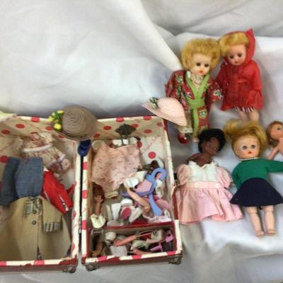 Great Kids Trunk with Dolls and Clothing Excessiries