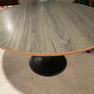 52” around table