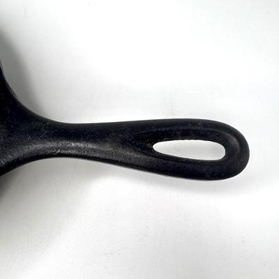 Set of 2 Cast Iron Pans - Lodge