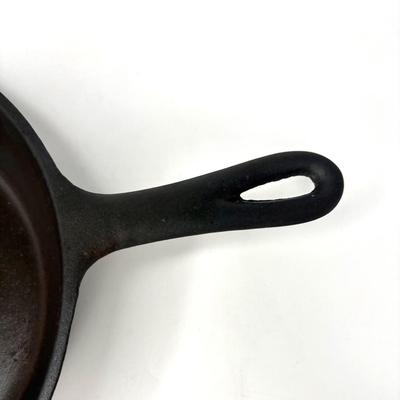 Set of 2 Cast Iron Pans - Lodge