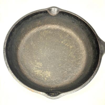 Set of 2 Cast Iron Pans - Lodge