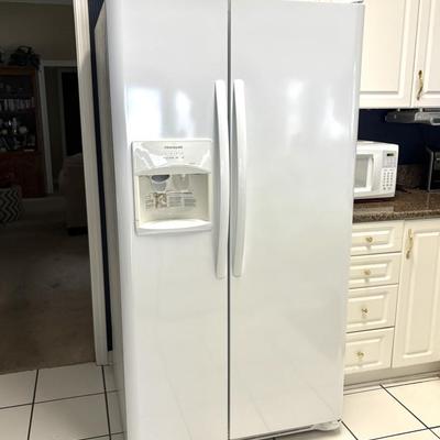 Frigidaire Side by Side Refrigerator - Excellent Condition