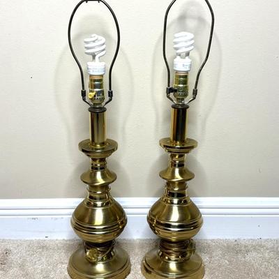 Set of 2 Gold-Colored Lamps