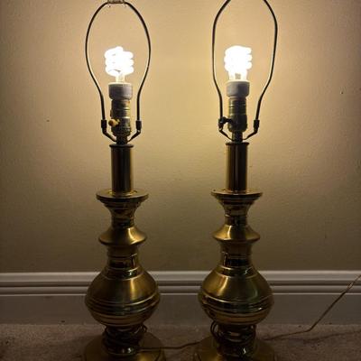 Set of 2 Gold-Colored Lamps