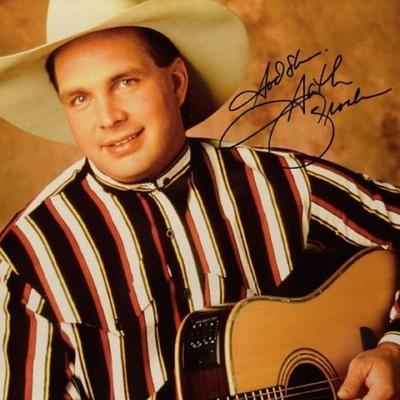 Garth Brooks signed photo