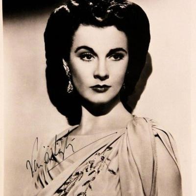 Vivien Leigh signed portrait photo 