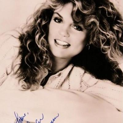 Dyan Cannon signed portrait photo 