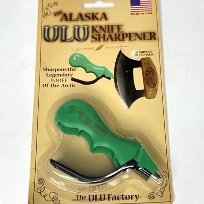 Alaska Ula Knife with Sharpender and Wooden Block