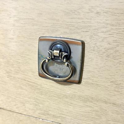 Beautiful Vintage Light Wood 5-Drawer Dresser