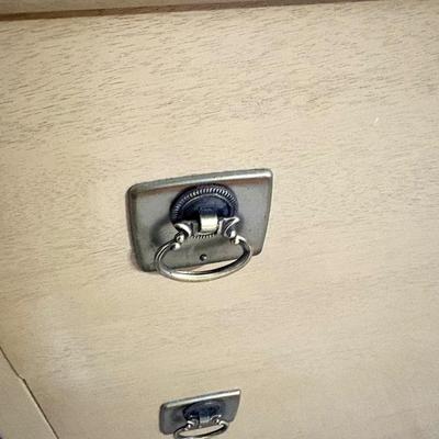 Beautiful Vintage Light Wood Vanity Dresser