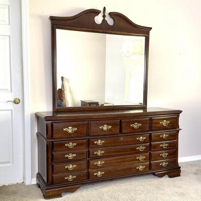 Vintage Bassett Furniture Vanity Dresser