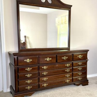Vintage Bassett Furniture Vanity Dresser
