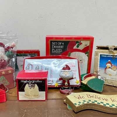 Misc Christmas Decor Lot