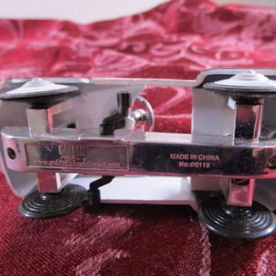 Metal Golden Wheel Die Cast Police Pedal Car