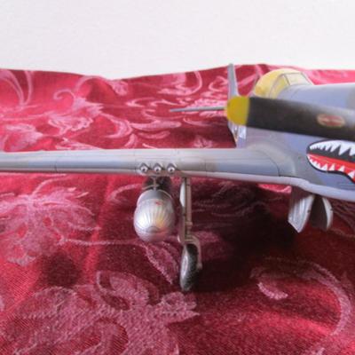 Mustang P-51D plane, F-4 Phantom II, P40B Warhawk Flying Tiger