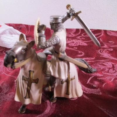 2 Midieval Knights on Horses