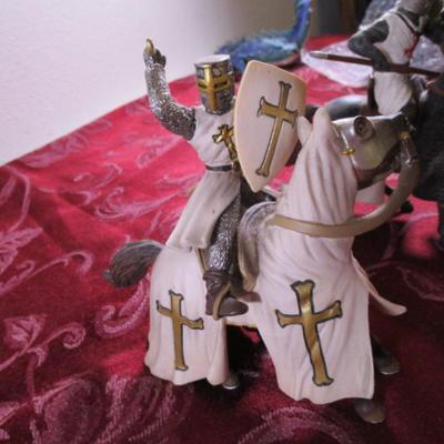 2 Midieval Knights on Horses