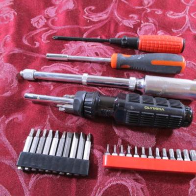 3 screw drivers, 2 sets screwdriver bits, 1 push drill