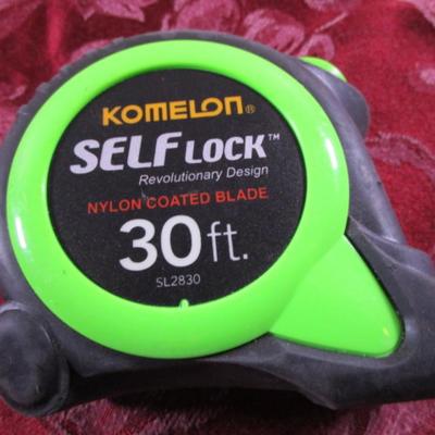 Komelon self-lock 30 ft. measuring tape