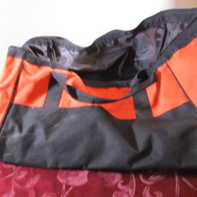 Black & Decker tool bag with zipper