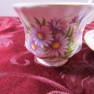Vintage Royal Albert bone china teacup & saucer