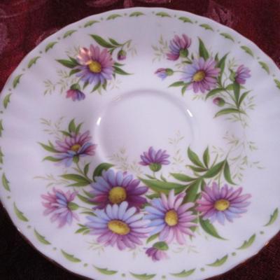 Vintage Royal Albert bone china teacup & saucer