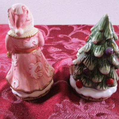 Christmas ceramic salt & pepper shakers