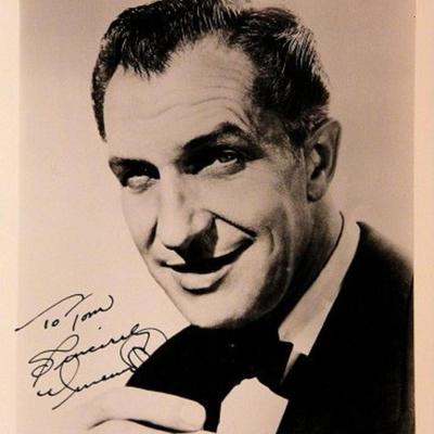 Vincent Price signed portrait photo 