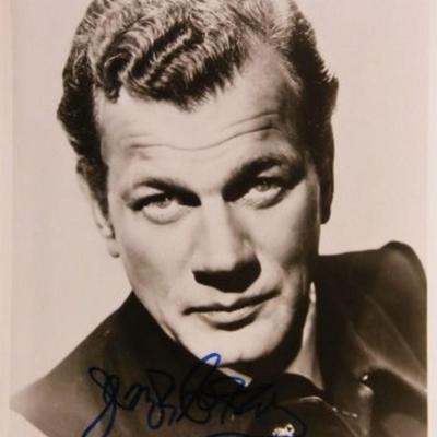 Joseph Cotten signed portrait photo 